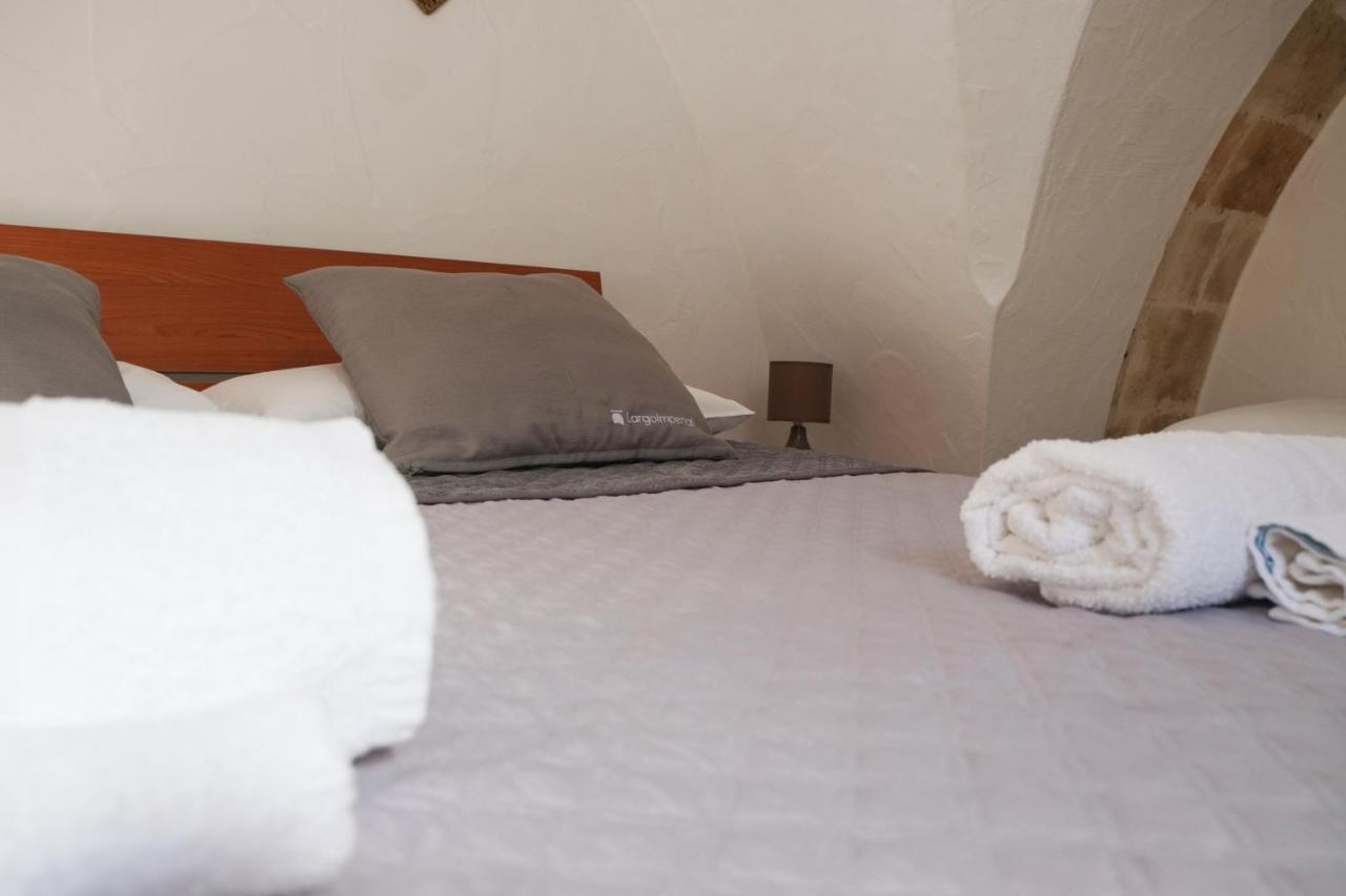 أفيترانا Largo Imperiali B&B المظهر الخارجي الصورة